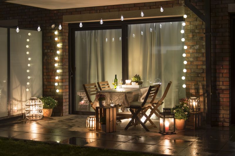 Elegant Outdoor Light Hangings